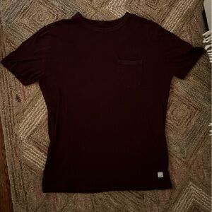 Vuori maroon pocket tee size large